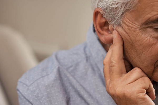 Chia sẻ cách phòng tránh bệnh lãng tai ở người lớn tuổi