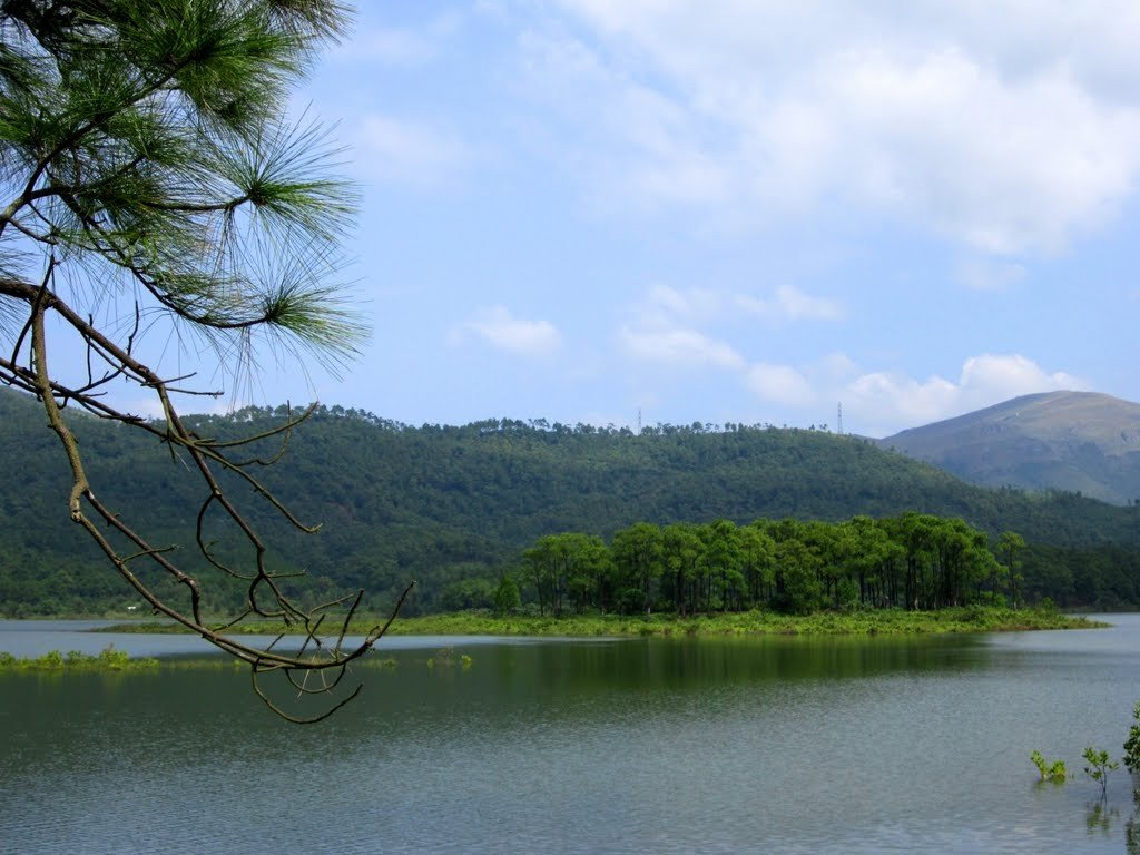 Du lịch cố đô không thể bỏ qua vẻ đẹp lãng mạn của hồ Yên Thắng Ninh Bình