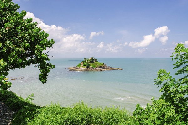 Khám phá vẻ đẹp trong trẻo, xanh mát của đảo Hòn Bà Vũng Tàu