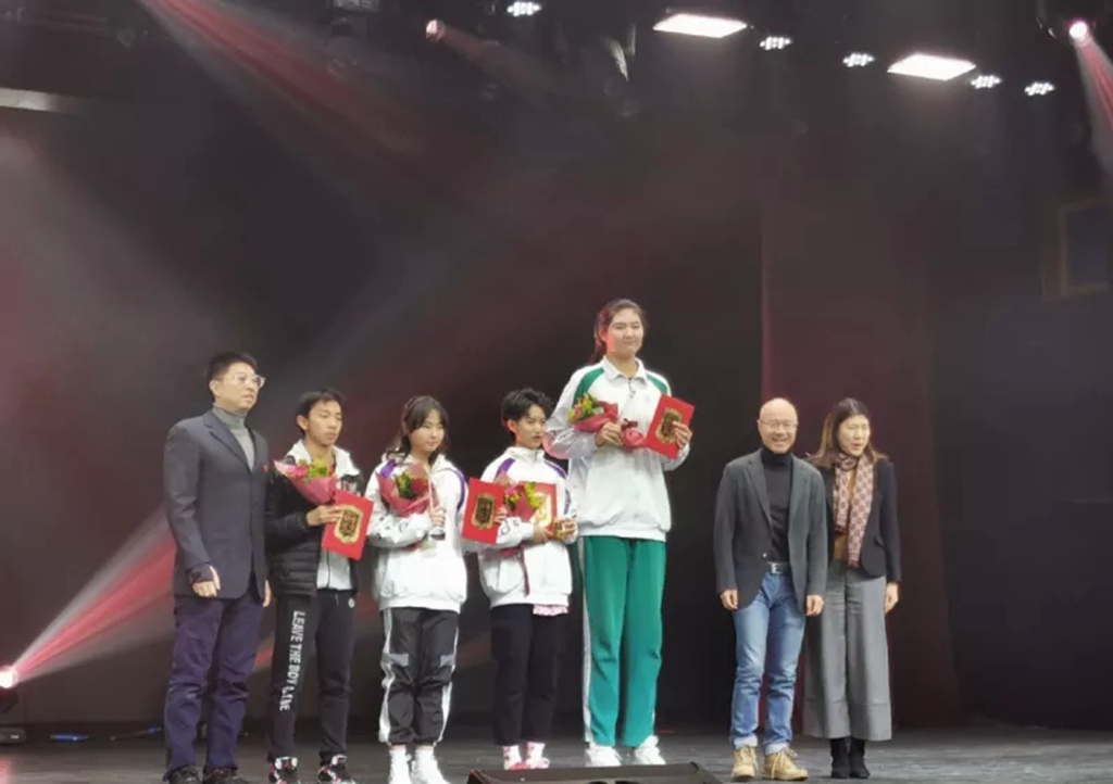 Nữ sinh được kỳ vọng sẽ trở thành "Yao Ming" của bóng rổ nữ Trung Quốc